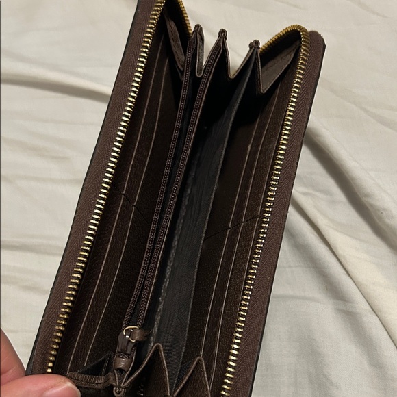 Gucci Beige and Brown GG Canvas Wallet - Picture 4 of 10